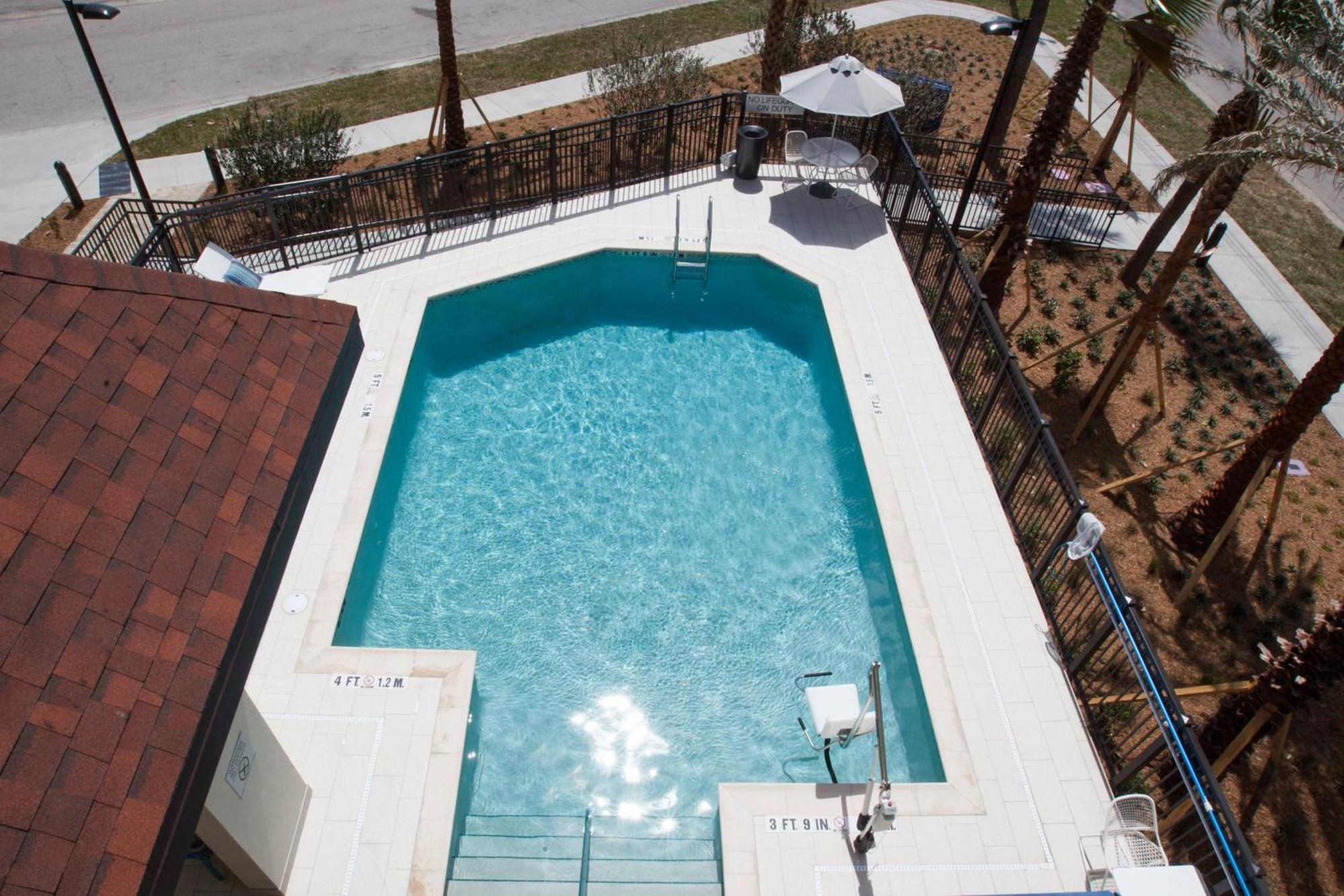 Fairfield Inn & Suites By Marriott Clearwater Beach Bagian luar foto