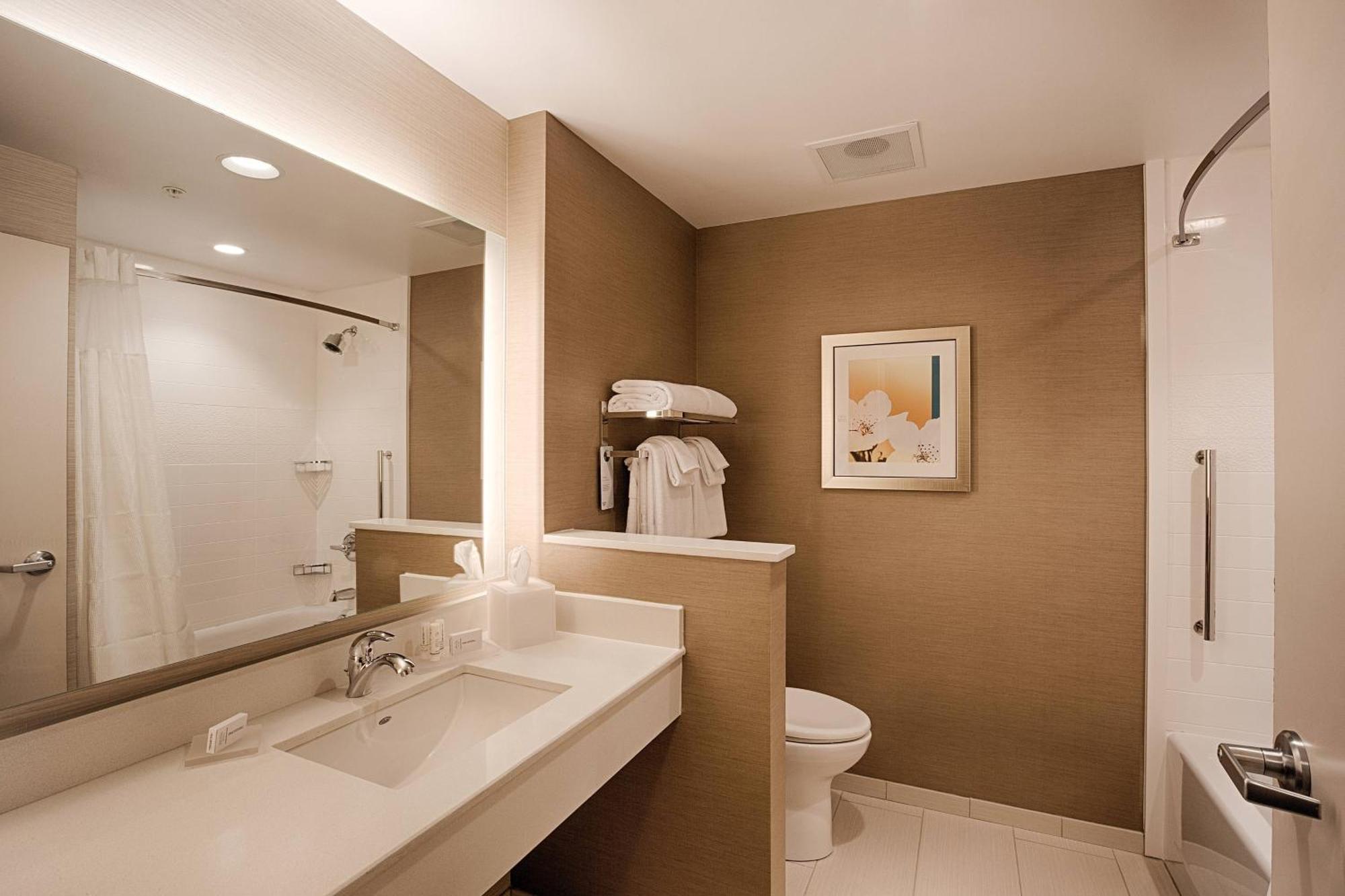 Fairfield Inn & Suites By Marriott Clearwater Beach Bagian luar foto