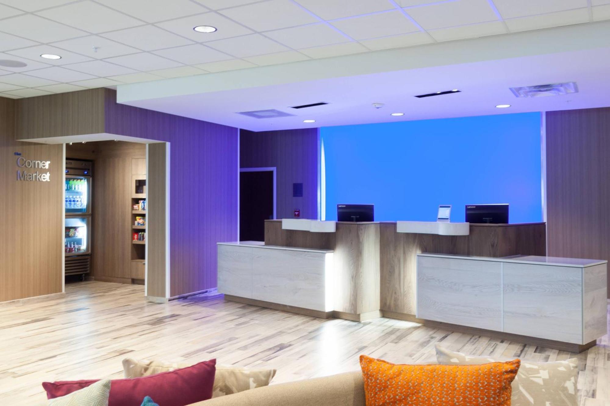 Fairfield Inn & Suites By Marriott Clearwater Beach Bagian luar foto