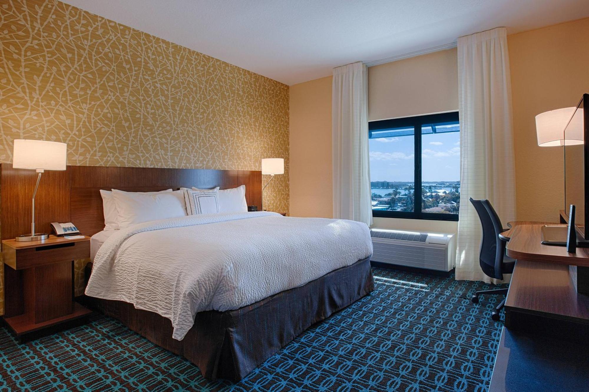 Fairfield Inn & Suites By Marriott Clearwater Beach Bagian luar foto