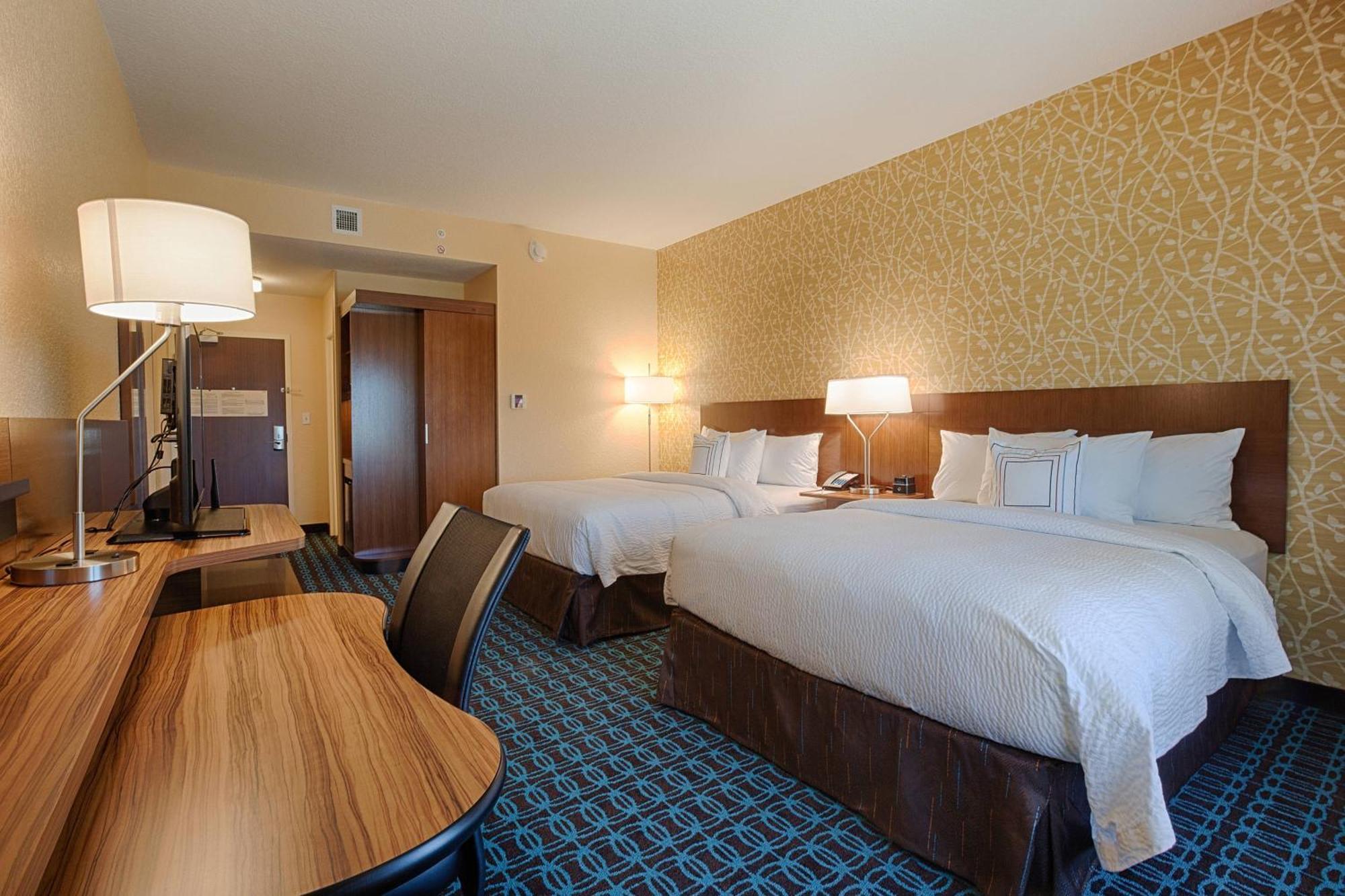 Fairfield Inn & Suites By Marriott Clearwater Beach Bagian luar foto