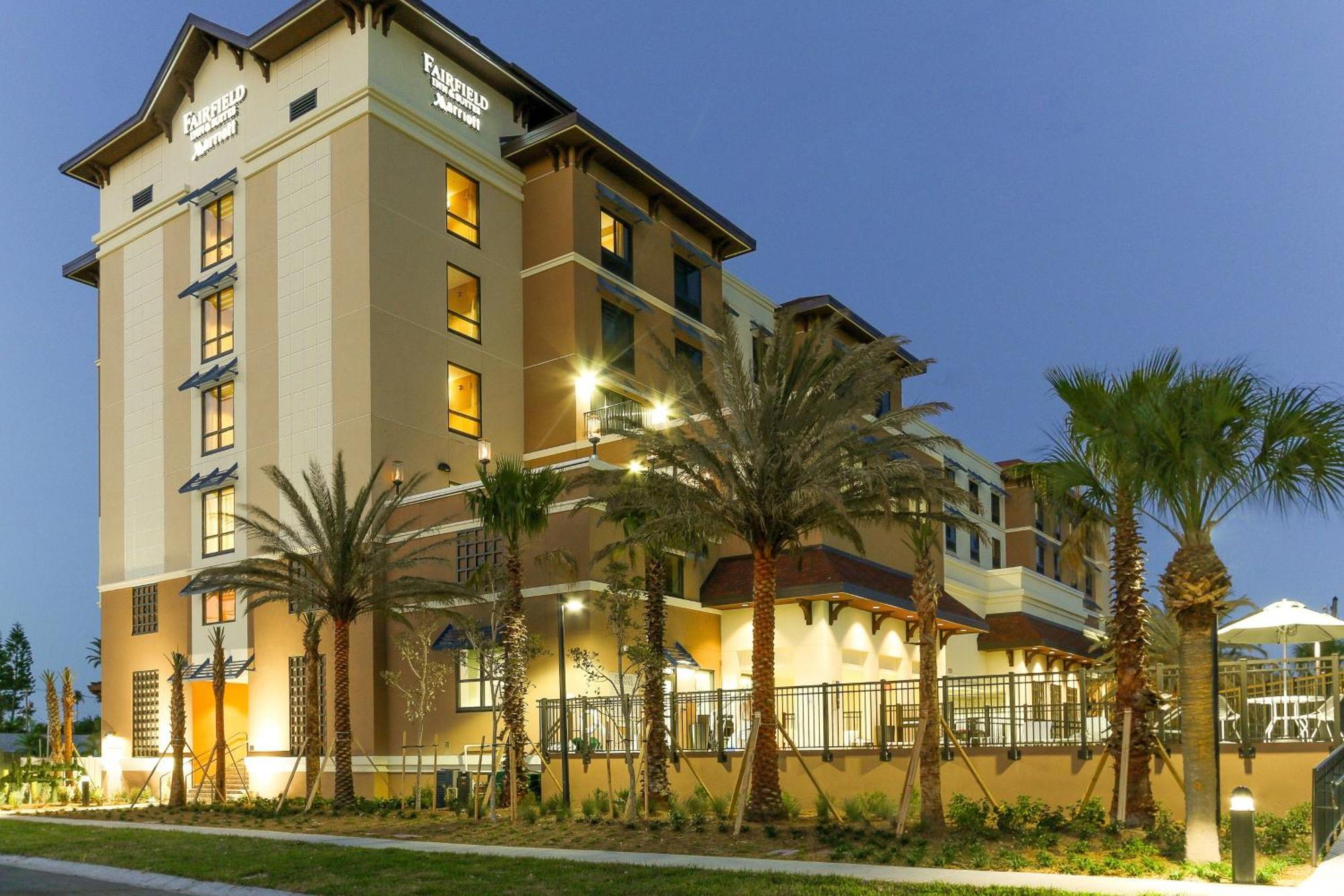 Fairfield Inn & Suites By Marriott Clearwater Beach Bagian luar foto