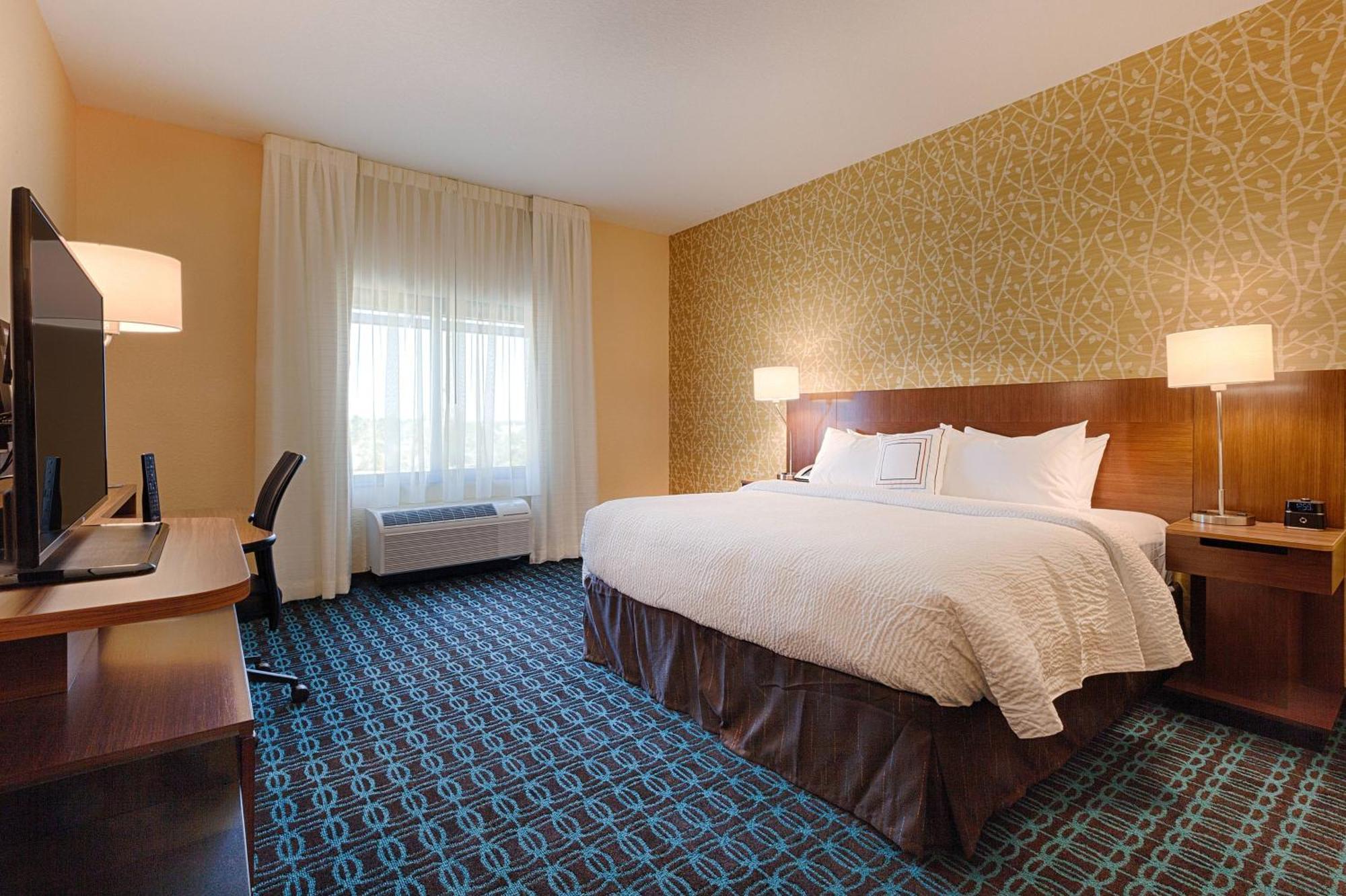 Fairfield Inn & Suites By Marriott Clearwater Beach Bagian luar foto